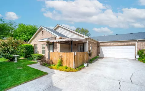 560 Goldon Trophy Trl, Lexington, KY 40514