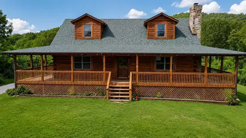 12155 Red Lick Rd, Irvine, KY 40336