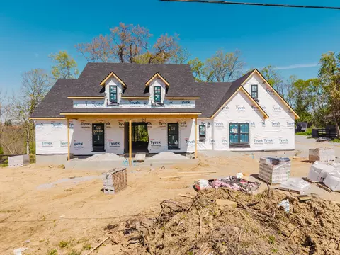 1042 Morris Dr, Richmond, KY 40475