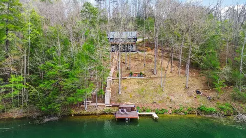 1265 Cliffs Edge Rd, East Bernstadt, KY 40729