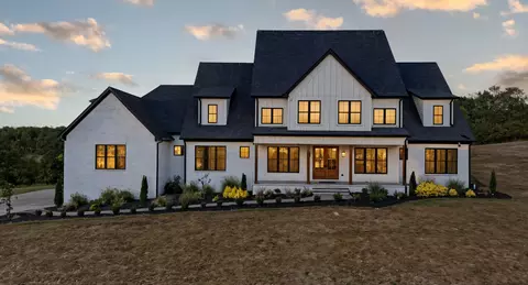 4349 Ravens Crest Ln, Lexington, KY 40515