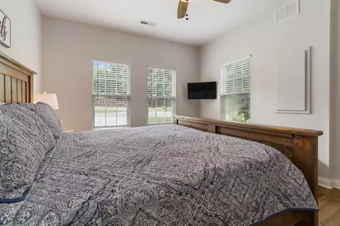 Bedroom - 2394 Roberts Bend Rd, Burnside, KY 42519 photo 4 of 9