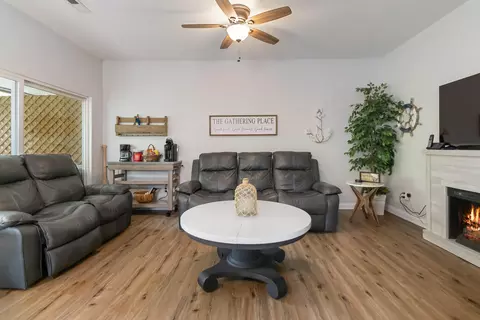 Living - 2394 Roberts Bend Rd, Burnside, KY 42519 photo 3 of 4