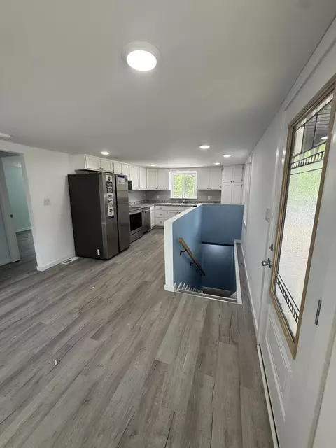 Entry Way - 42 Moore Hill Ave, Corbin, KY 40701 photo 1 of 5