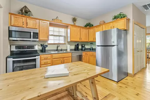 Kitchen - 2386 Roberts Bend Road Rd, Burnside, KY 42519 photo 3 of 11