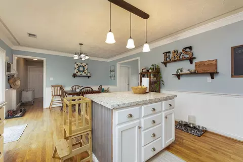 Kitchen - 101 Doe Run Dr, Lancaster, KY 40444 photo 3 of 4
