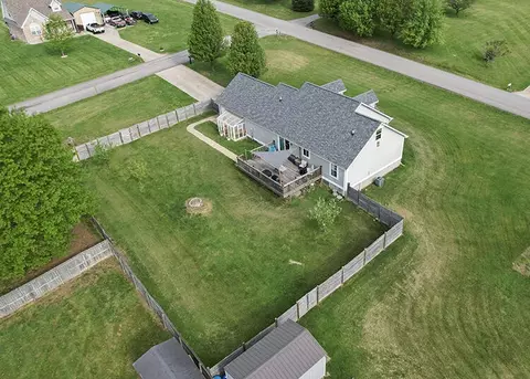View/Area - 101 Doe Run Dr, Lancaster, KY 40444 photo 4 of 8