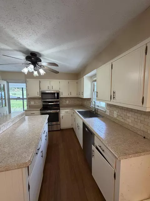 112 N Earls Ave, Corbin, KY 40701 photo 5