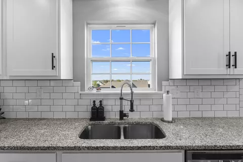 Kitchen - 203 Pleasant View Dr, Georgetown, KY 40324 photo 2 of 2