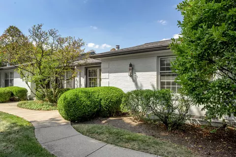 395 Redding Rd, Lexington, KY 40517