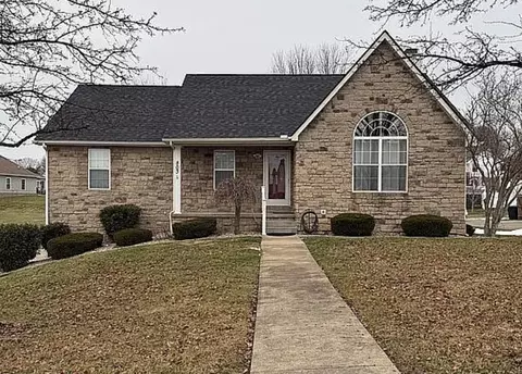 803 Oak Fairway Ct, Maysville, KY 41056