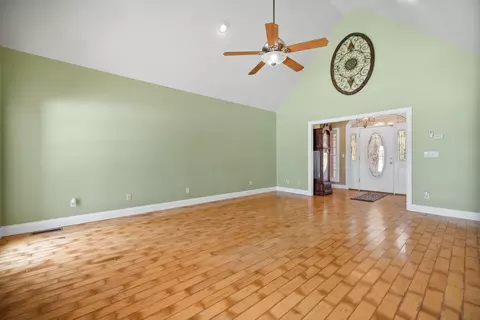 Living - 55 Candi Brook Ln, Corbin, KY 40701 photo 5 of 7