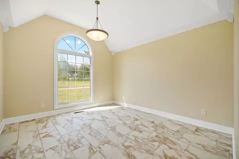 Living - 55 Candi Brook Ln, Corbin, KY 40701 photo 7 of 7
