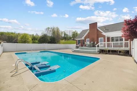 Exterior - 55 Candi Brook Ln, Corbin, KY 40701 photo 2 of 8