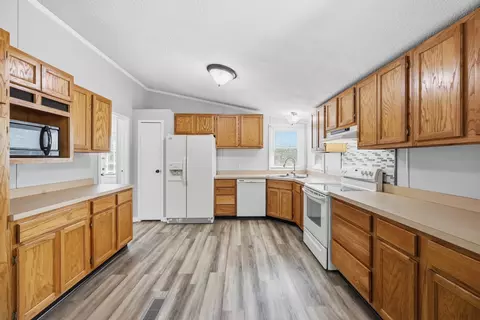 Kitchen - 129 Griggs Rd, Waco, KY 40385 photo 1 of 4