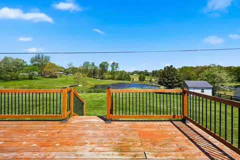 Exterior - 129 Griggs Rd, Waco, KY 40385 photo 4 of 8