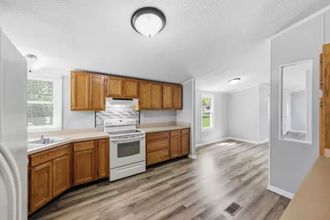 Kitchen - 129 Griggs Rd, Waco, KY 40385 photo 4 of 4