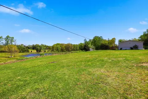 Exterior - 129 Griggs Rd, Waco, KY 40385 photo 5 of 8