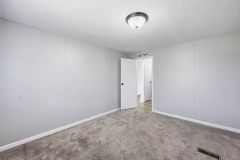 Bedroom - 129 Griggs Rd, Waco, KY 40385 photo 4 of 4