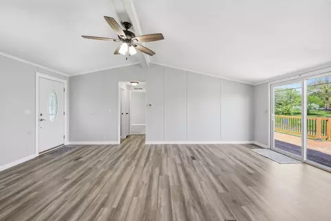 Living - 129 Griggs Rd, Waco, KY 40385 photo 2 of 3