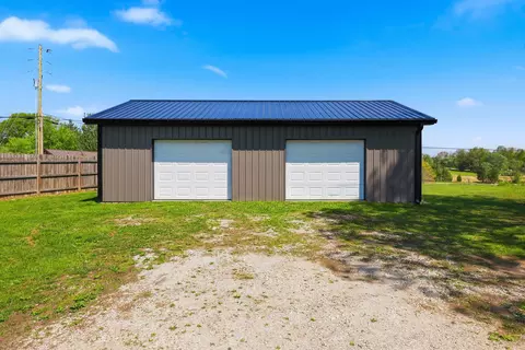 Exterior - 129 Griggs Rd, Waco, KY 40385 photo 7 of 8