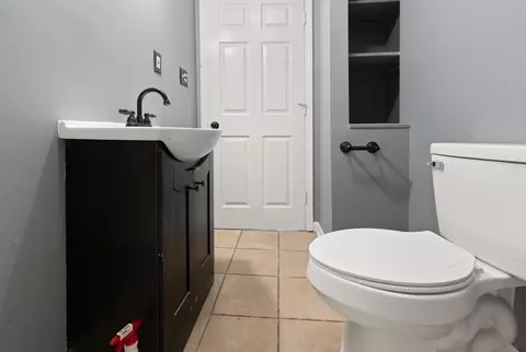 Bath - 506 Chestnut St, Corbin, KY 40701 photo 1 of 2