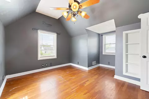 Bedroom - 506 Chestnut St, Corbin, KY 40701 photo 9 of 11