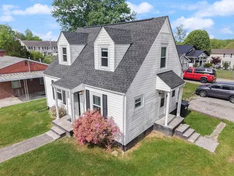 Exterior - 506 Chestnut St, Corbin, KY 40701 photo 2 of 5