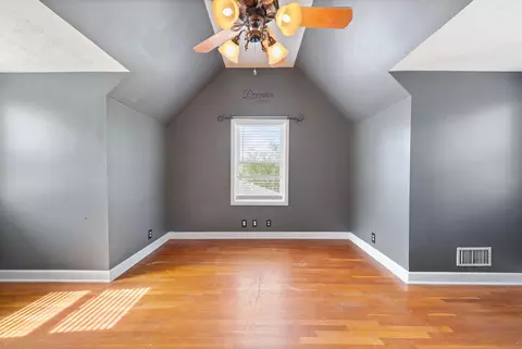 Bedroom - 506 Chestnut St, Corbin, KY 40701 photo 8 of 11