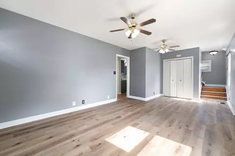 Living - 506 Chestnut St, Corbin, KY 40701 photo 1 of 2
