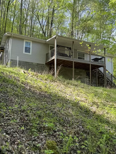 454 SW Four Mileright Fork Rd, Fourmile, KY 40939