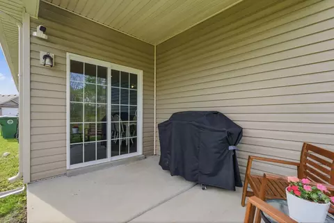 Exterior - 140 John Davis Dr, Georgetown, KY 40324 photo 5 of 6