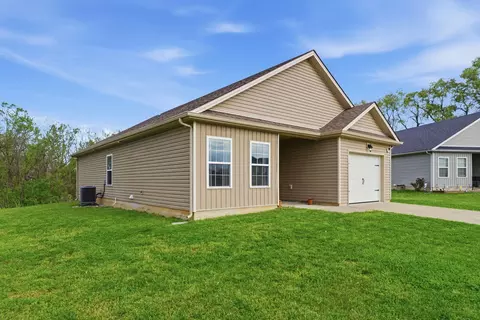 Exterior - 140 John Davis Dr, Georgetown, KY 40324 photo 3 of 6