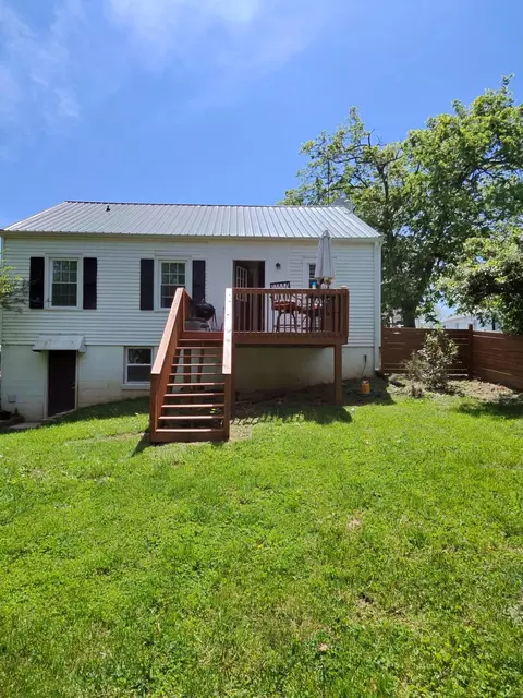 Exterior - 111 Dickerson Ct, Lancaster, KY 40444 photo 3 of 8