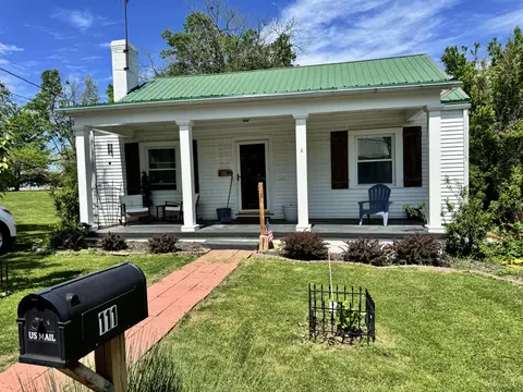 Exterior - 111 Dickerson Ct, Lancaster, KY 40444 photo 2 of 8