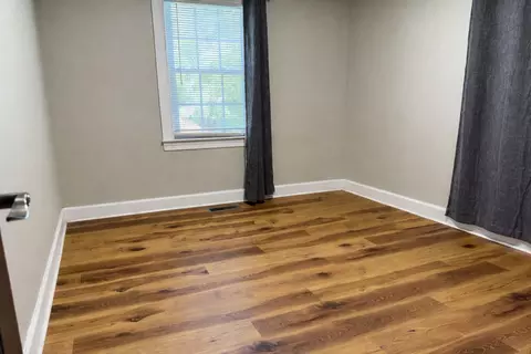 Bedroom - 111 Dickerson Ct, Lancaster, KY 40444 photo 2 of 2