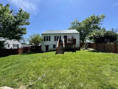 Exterior - 111 Dickerson Ct, Lancaster, KY 40444 photo 5 of 8