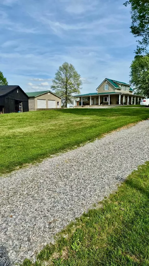 135 Lovette Ln, Harrodsburg, KY 40330