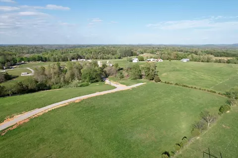 906 Denney Rd, Albany, KY 42602