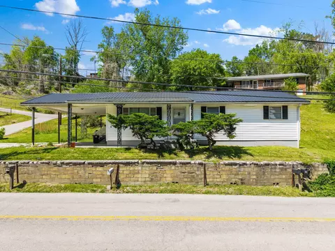 10 Frog Ave, Manchester, KY 40962