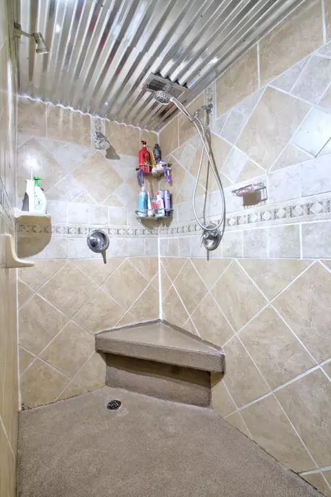 Bath - 1512 Maple Ln, Corbin, KY 40701 photo 3 of 5
