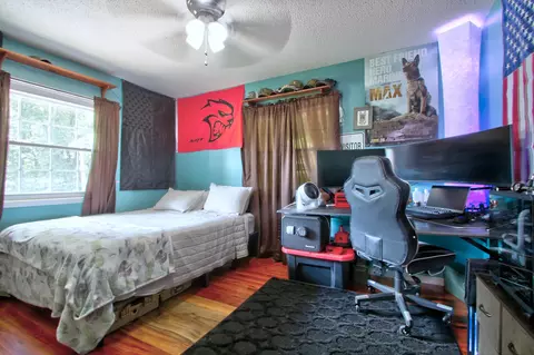 Bedroom - 1512 Maple Ln, Corbin, KY 40701 photo 3 of 3