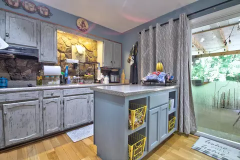 Kitchen - 1512 Maple Ln, Corbin, KY 40701 photo 1 of 4
