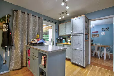 Kitchen - 1512 Maple Ln, Corbin, KY 40701 photo 2 of 4