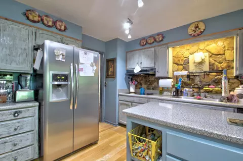 Kitchen - 1512 Maple Ln, Corbin, KY 40701 photo 4 of 4