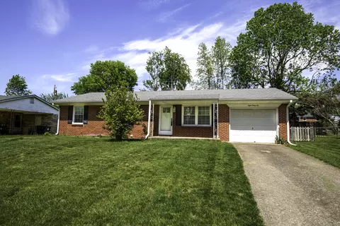 836 Kingsway Dr, Versailles, KY 40383
