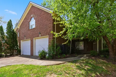 914 Literary Cir, Lexington, KY 40513