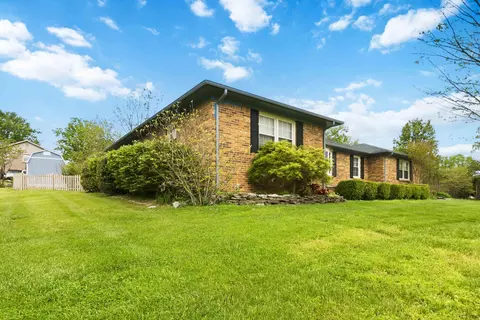 522 Silverbrook Dr, Danville, KY 40422