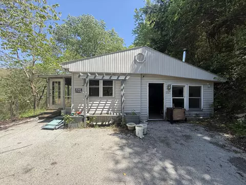 713 Left Fork Fishermans Cove Rd, London, KY 40741