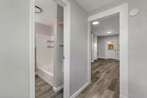 Entry Way - 107 Padgett St, Corbin, KY 40701 photo 4 of 7